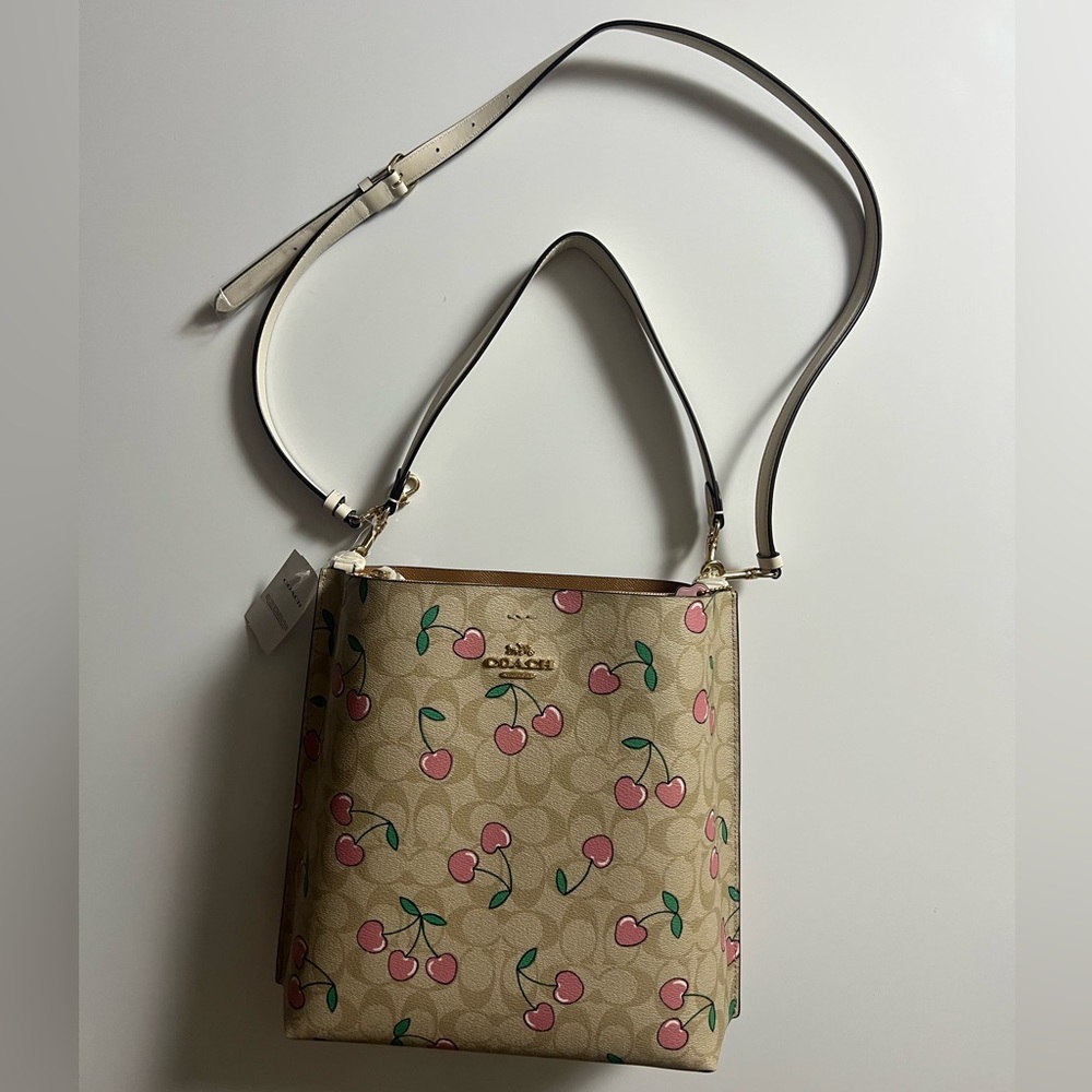 NWT Coach Mollie Heart Cherry Print Signature Coated Canvas Bucket Handbag - Picture 3 of 8